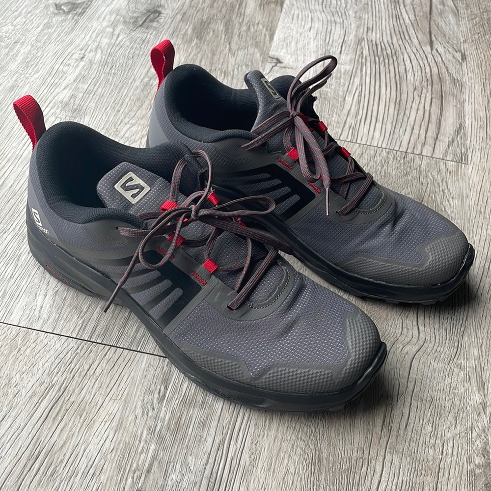 Salomon Men's Athletic Shoes in Gray and Red size 10